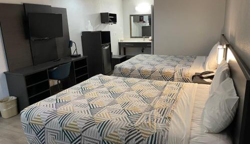Deluxe Queen Room with Two Queen Beds - Non-Smoking