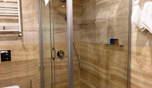 Standard Room, 3 Single Beds, 33 Sqm, Free Wifi, Central Air Conditioning, Shower