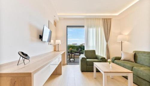 One-Bedroom Apartment with Balcony