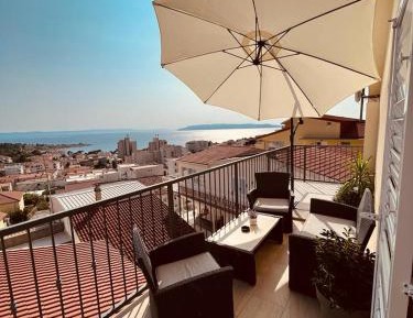 Studio Apartment with Sea View