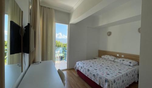 Economy Double or Twin Room with Sea View