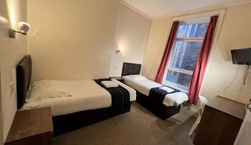 Twin Room with Private Bathroom