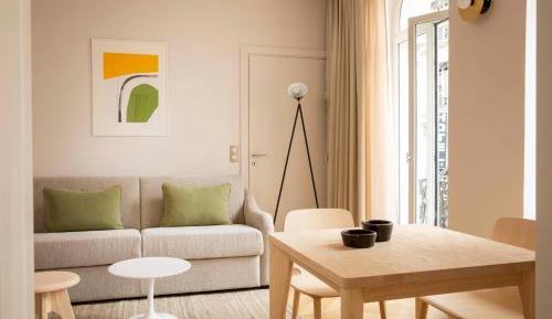 Deluxe Apartment
