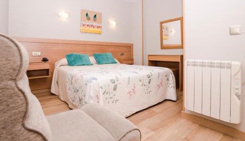 Double or Twin Room with Interior View