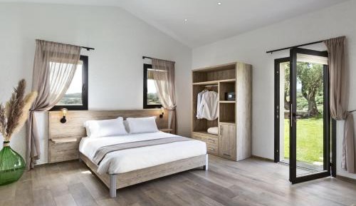 Queen Room with Garden View