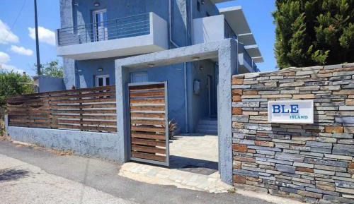Deluxe Triple Room with Sea View