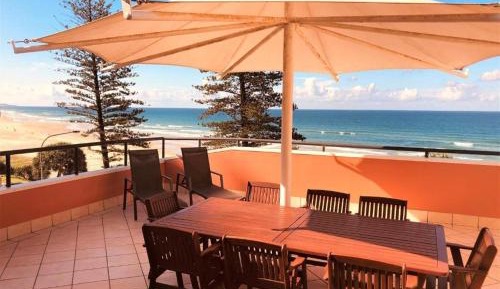 Two-Bedroom Apartment Dual Key with Roof Terrace