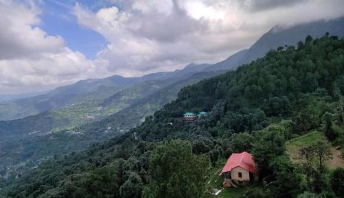 Three-Bedroom Apartment with Mountain View