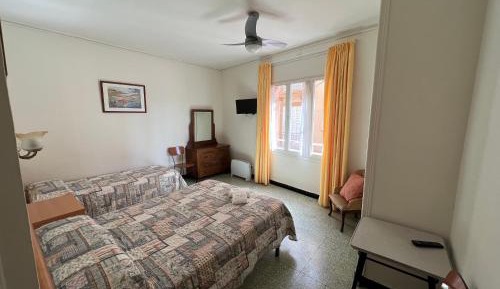 Triple Room with Private Bathroom