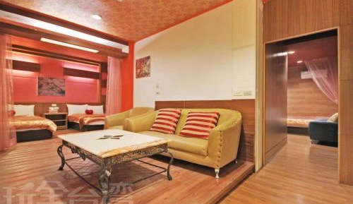 Family Room (6 Adults)
