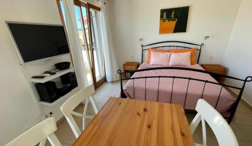 Studio with Terrace and Sea View