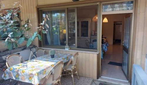 Studio with Garden View