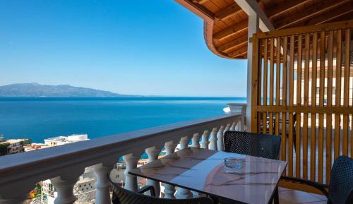Standard Triple Studio with Balcony and Sea View