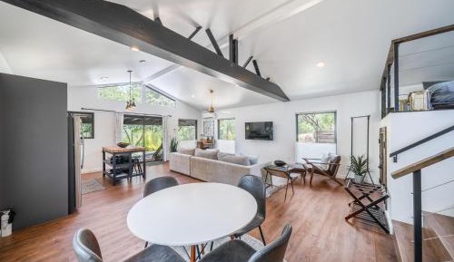 One-Bedroom Holiday Home