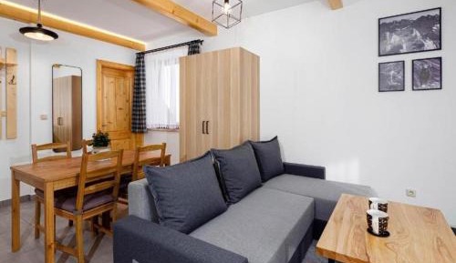 Apartment with Mountain View