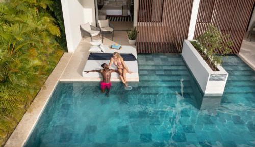 Aqua Junior Suite Swim-Up Garden View