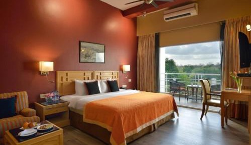 Deluxe Suite with Pool View King Bed