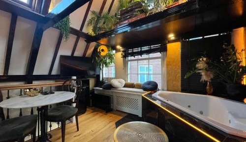 King Room with Spa Bath