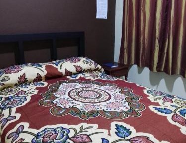 Deluxe Queen Suite