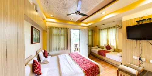 Queen Room with Balcony