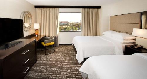Suite with Two Double Beds - Non-Smoking