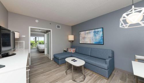 Two-Room Oceanfront Queen Suite - High Floor