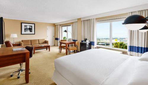 Junior King Suite
