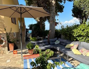Villa - Beach Front