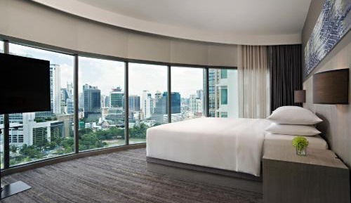 Specialty King Room with Sofa Bed and View