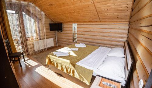 Double or Twin Room with Shared Bathroom