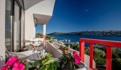 Double or Twin Room with Terrace