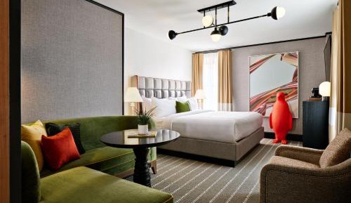Corner King Room
