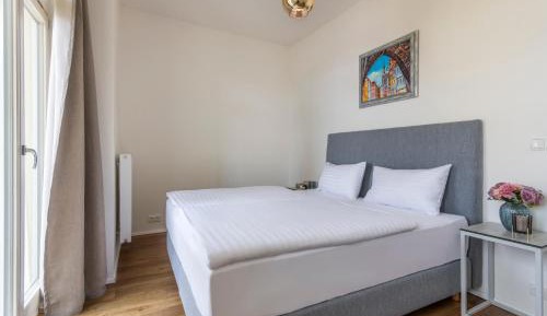 Deluxe Apartment with Balcony