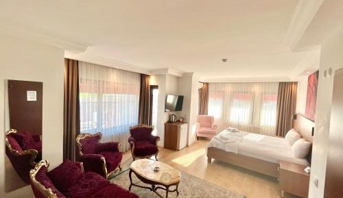 Double or Twin Room with Partial Sea View