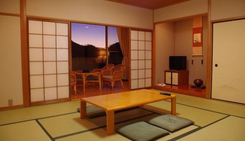 Japanese-Style Room (check-in until 18:00)