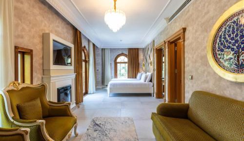 Presidental Suite with Jetted Tub