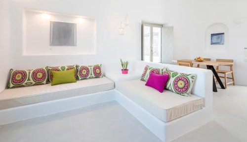 Private Executive Suite with Outdoor Heated Tub	