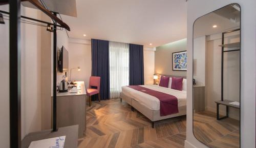 Premier Room