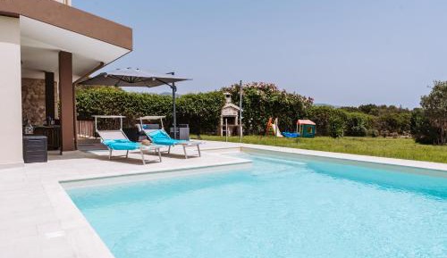 Villa with Garden View