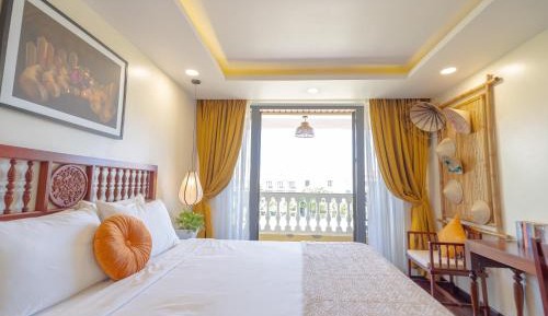 King Room with Balcony