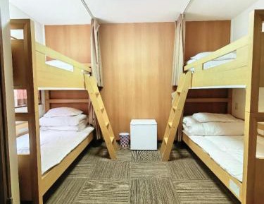 Quadruple Room with Private Bathroom