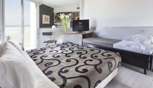 Standard Triple Room with Partial Sea View
