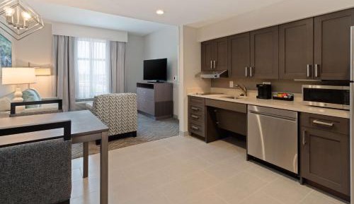 Suite with Two Queen Beds and Tub - Mobility Accessible