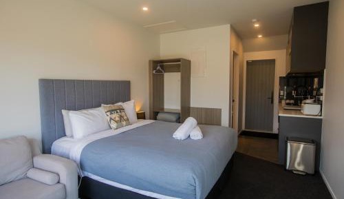 One-Bedroom King Studio