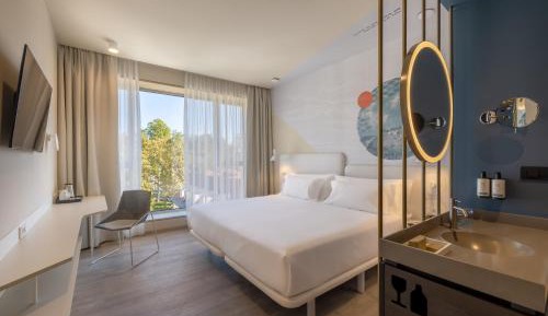 Superior Double or Twin Room City View