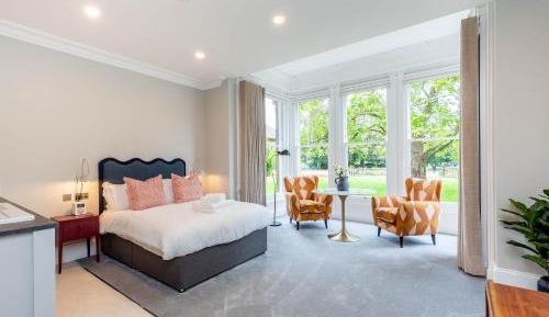 Suite with Garden View