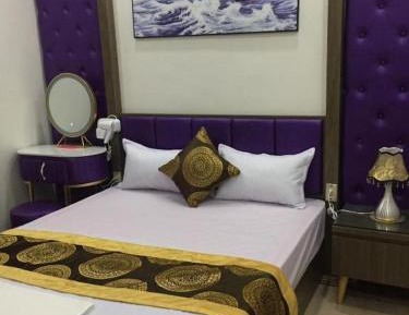Standard Queen Room