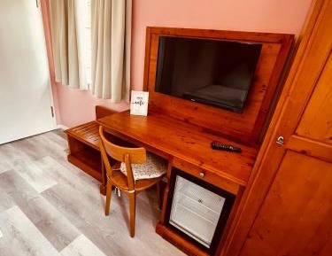 Single Room with Private Bathroom