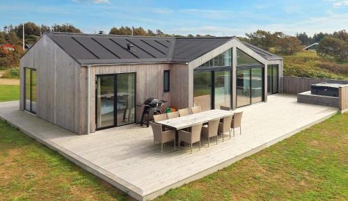 Four-Bedroom Holiday Home