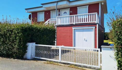Three-Bedroom Holiday Home 